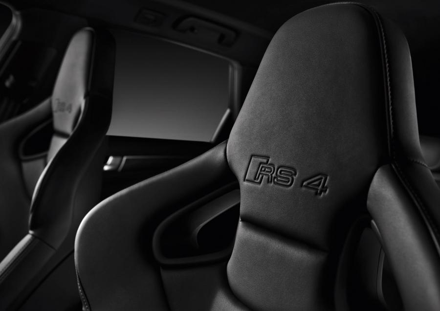 Детали интерьера Audi RS4 Avant (B8, 8K) 2012 года  (WW) (фото 77 из 114)
